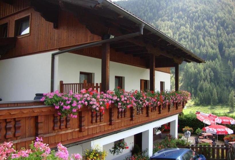 ホテル Pension  Schöne Welt