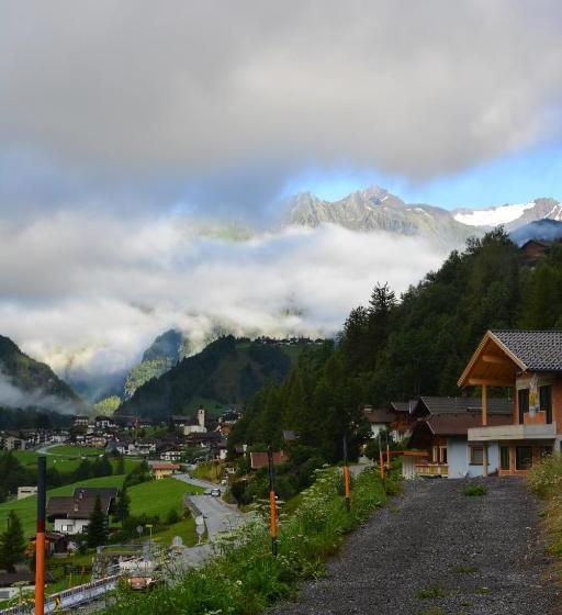 ホテル Pension  Schöne Welt