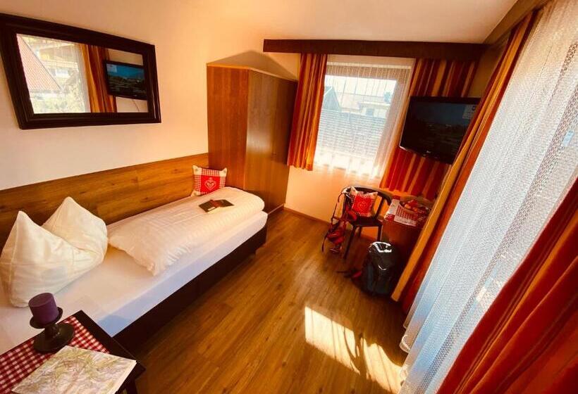 ホテル Standlhof Zillertal