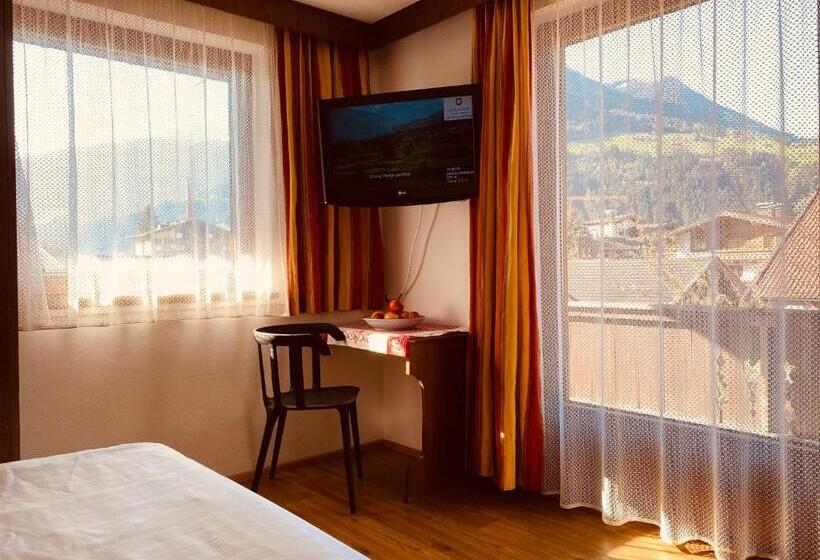 ホテル Standlhof Zillertal