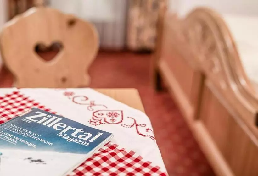 ホテル Standlhof Zillertal