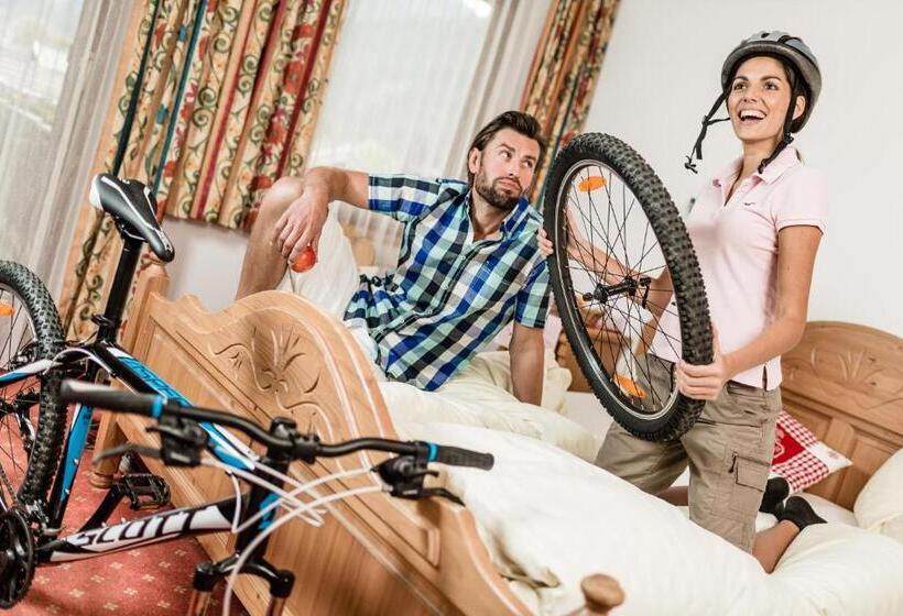 ホテル Standlhof Zillertal