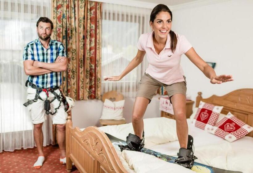 ホテル Standlhof Zillertal