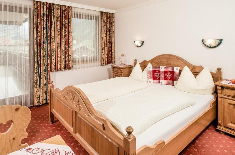 ホテル Standlhof Zillertal