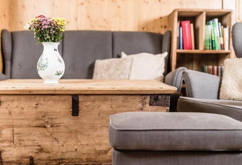 ホテル Standlhof Zillertal