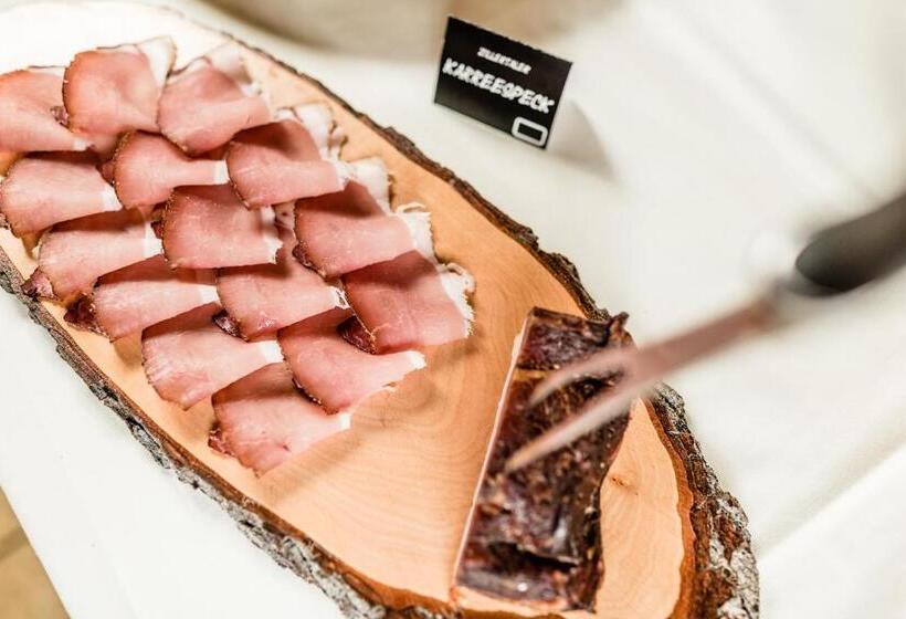 ホテル Standlhof Zillertal