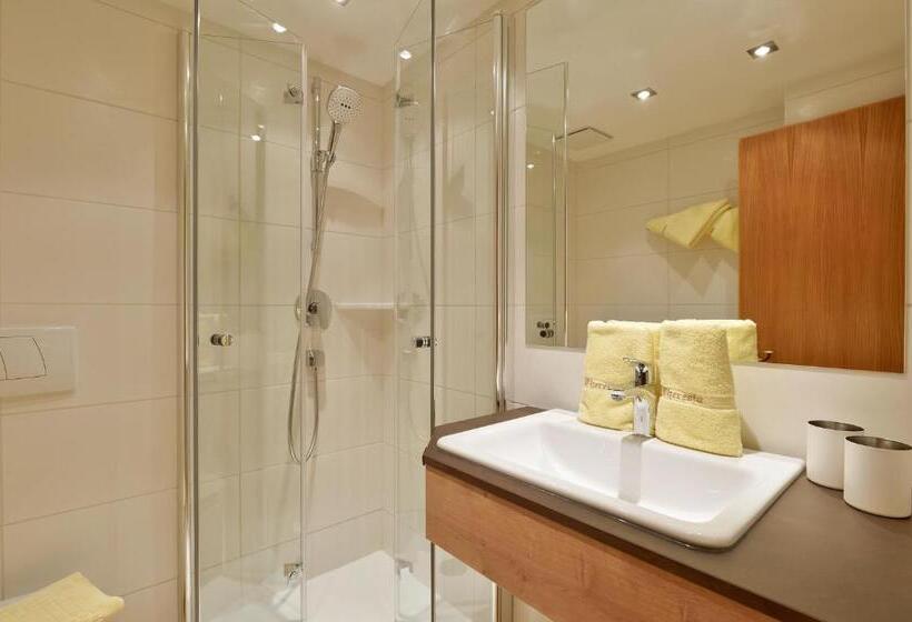 בית מלון כפרי Theresia Garni