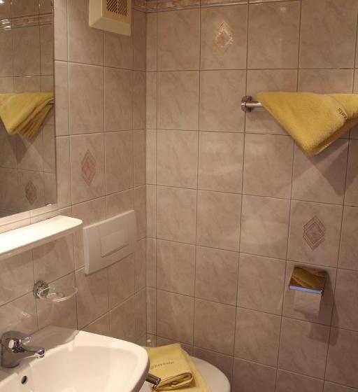 בית מלון כפרי Theresia Garni