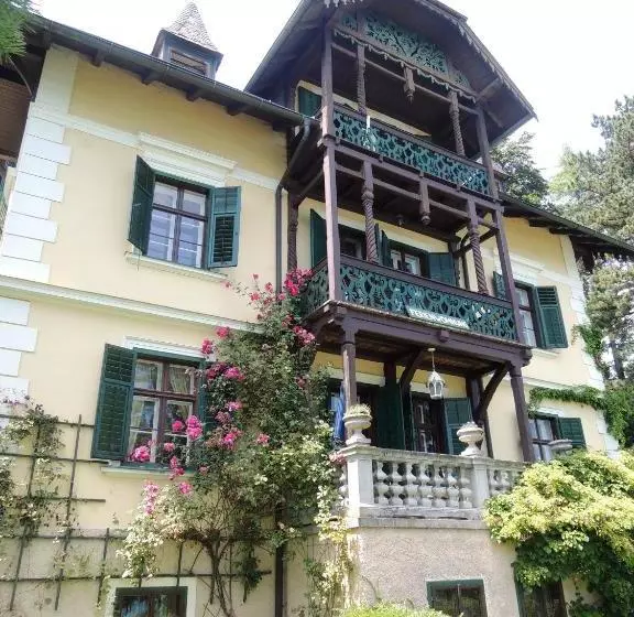ホテル Villa Helena