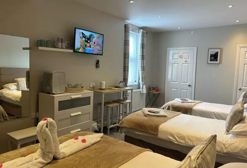 تختخواب و صبحانه Calm Sea Guesthouse