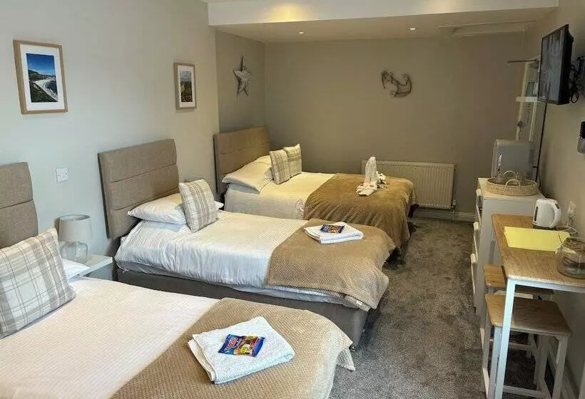 تختخواب و صبحانه Calm Sea Guesthouse