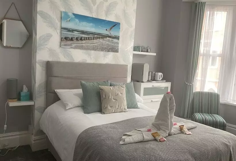 تختخواب و صبحانه Calm Sea Guesthouse