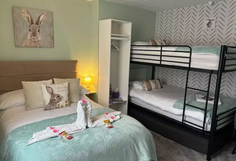 تختخواب و صبحانه Calm Sea Guesthouse