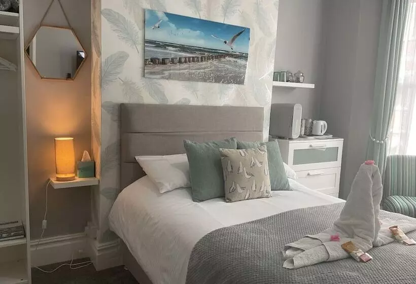 تختخواب و صبحانه Calm Sea Guesthouse