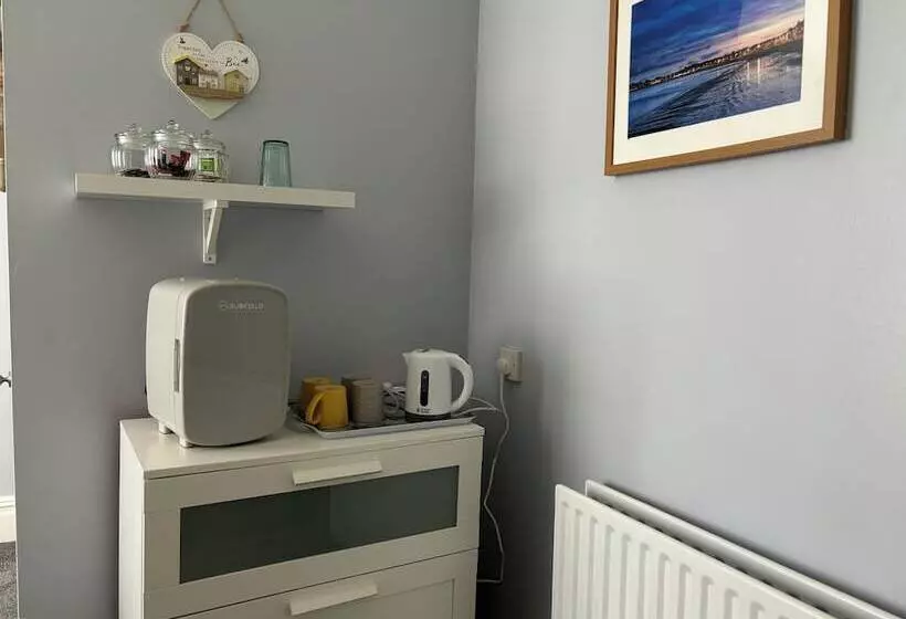 تختخواب و صبحانه Calm Sea Guesthouse