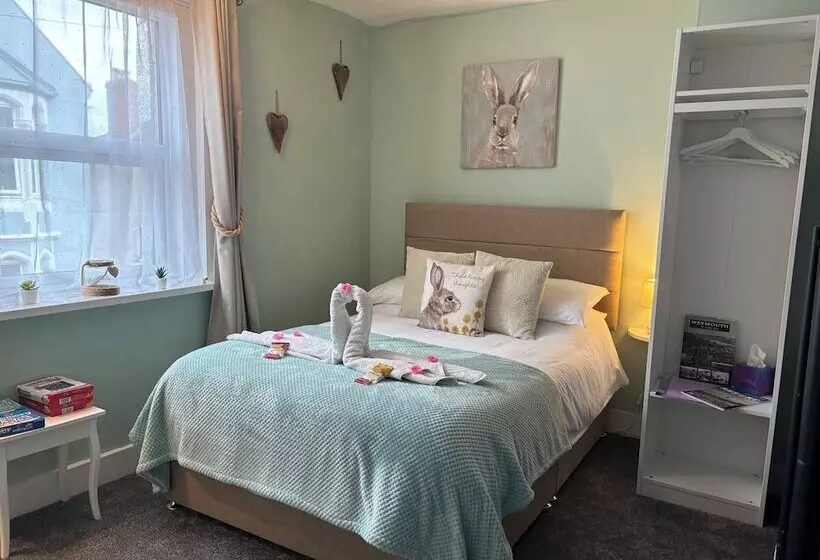 تختخواب و صبحانه Calm Sea Guesthouse