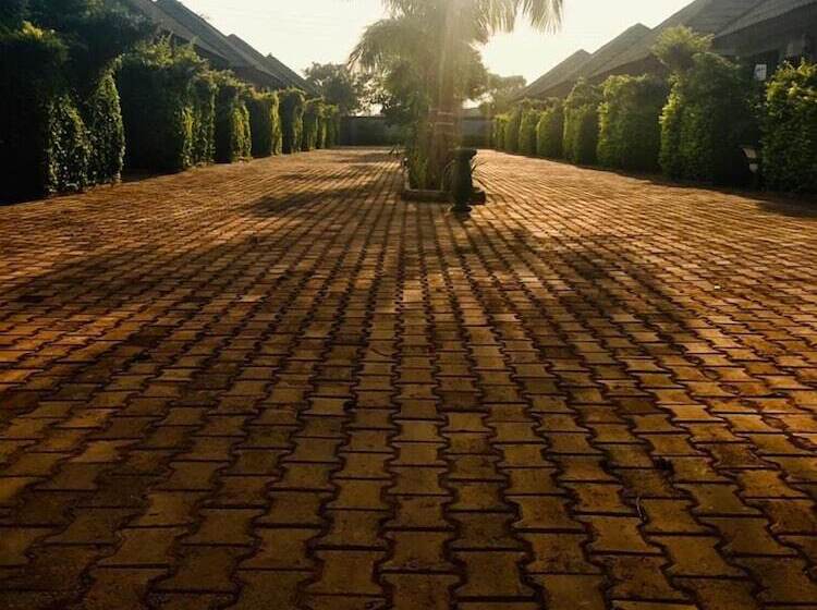 هتل Golden Hills Lodge