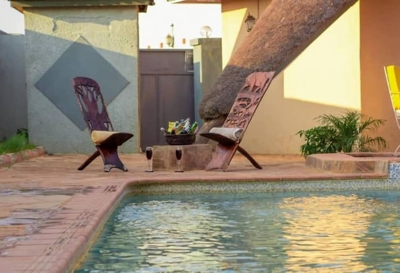 هتل Golden Hills Lodge