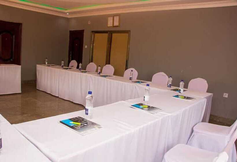 هتل Golden Hills Lodge