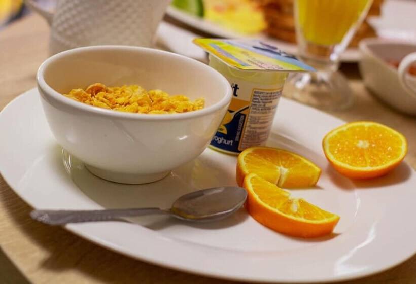 هتل Golden Hills Lodge