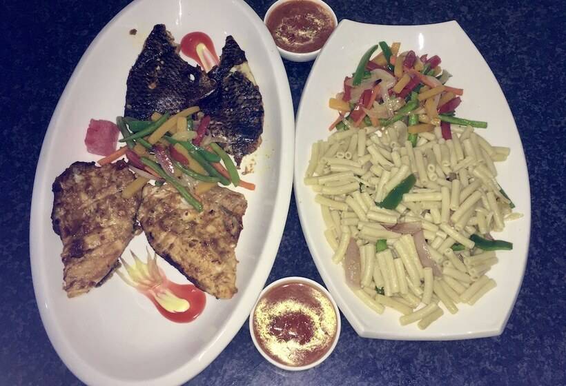 هتل Golden Hills Lodge