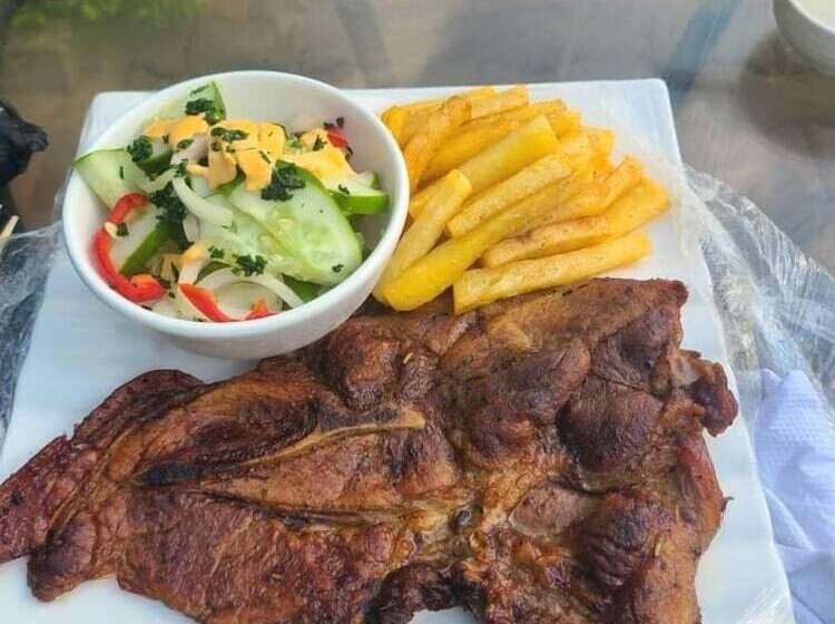 هتل Golden Hills Lodge