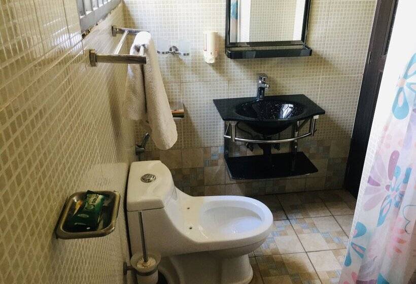 هتل Golden Hills Lodge