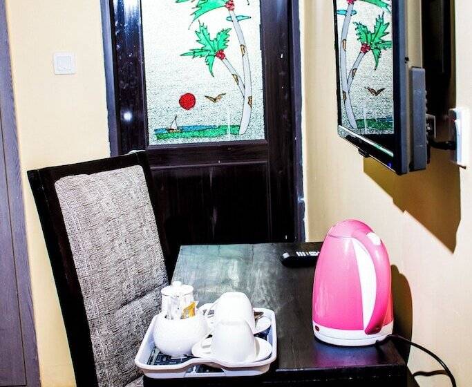 هتل Golden Hills Lodge