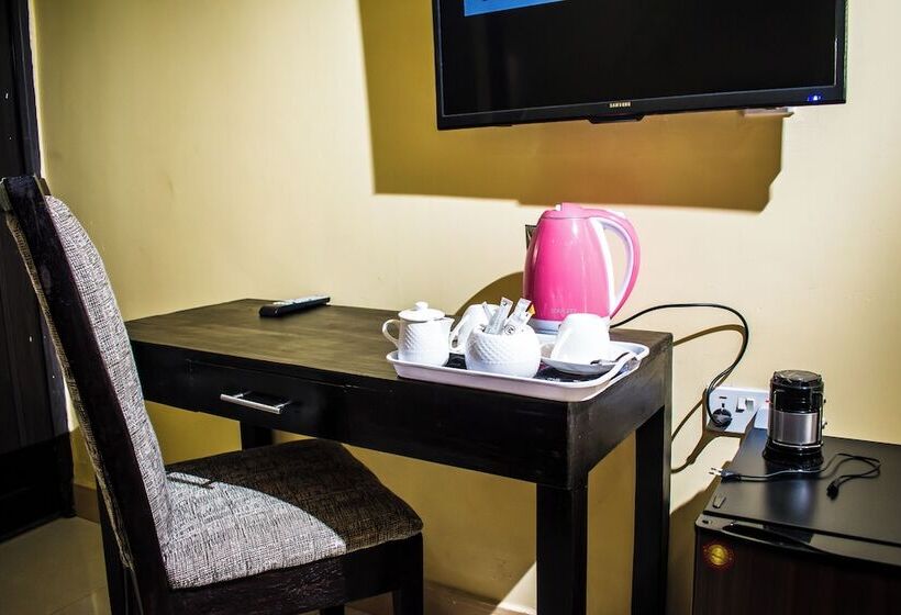 هتل Golden Hills Lodge