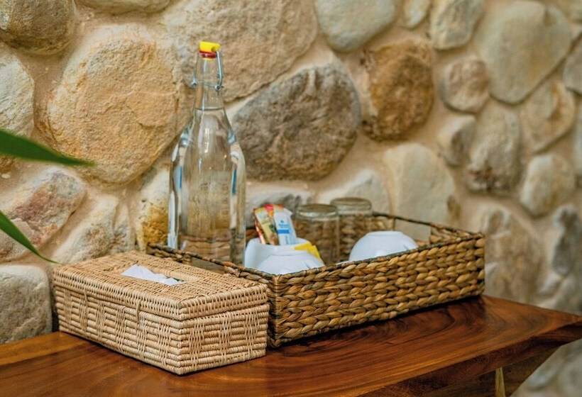 ホテル Green Valley Veal Pouch