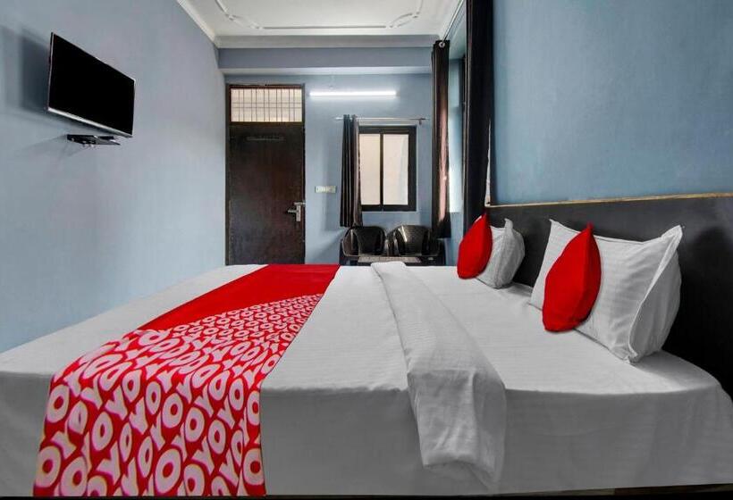 호텔 Oyo Flagship The Aana Inn