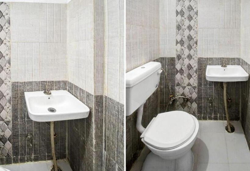 호텔 Oyo Flagship The Aana Inn