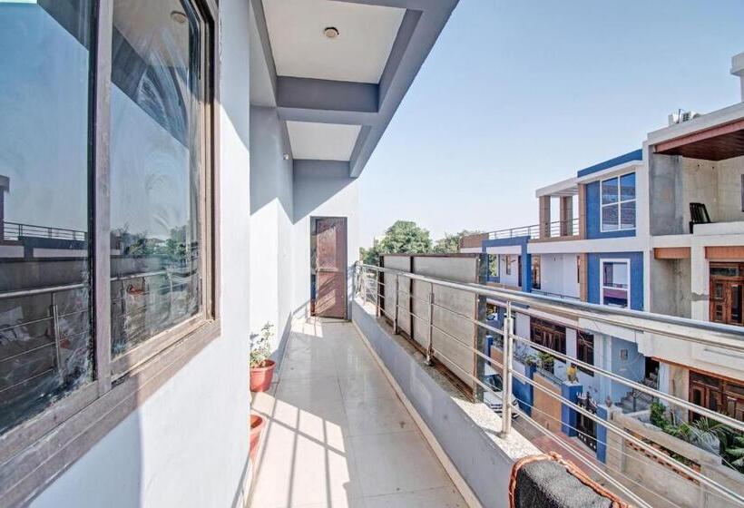 호텔 Oyo Flagship The Aana Inn