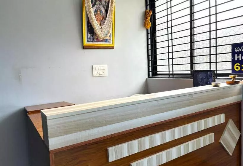 ホテル Sri Swarna Darvi Lodge Horanadu