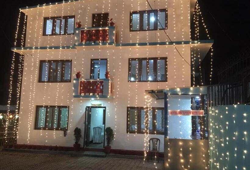 هتل White & Peace