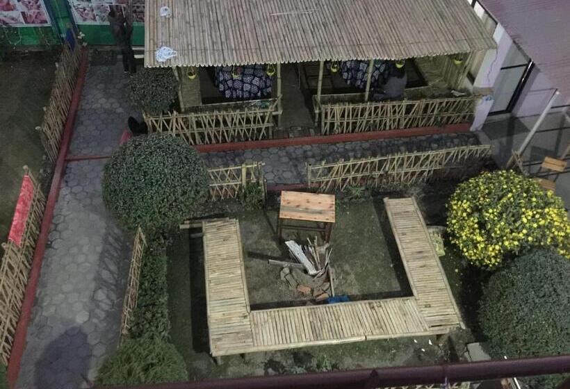 هتل White & Peace