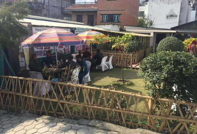 هتل White & Peace