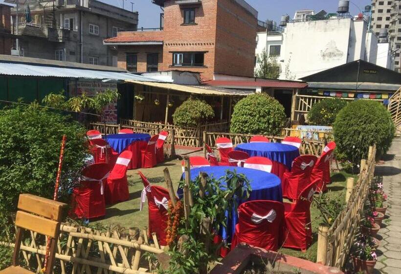 هتل White & Peace