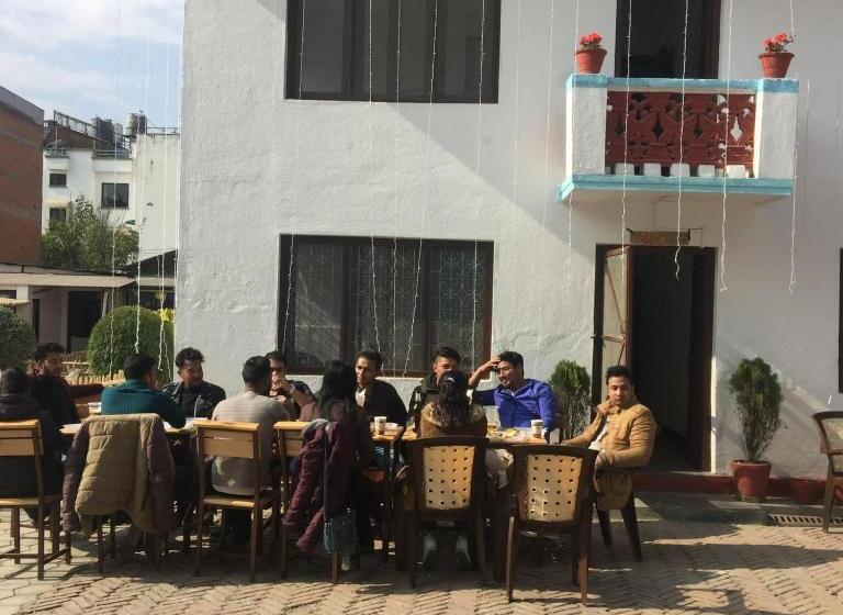 هتل White & Peace