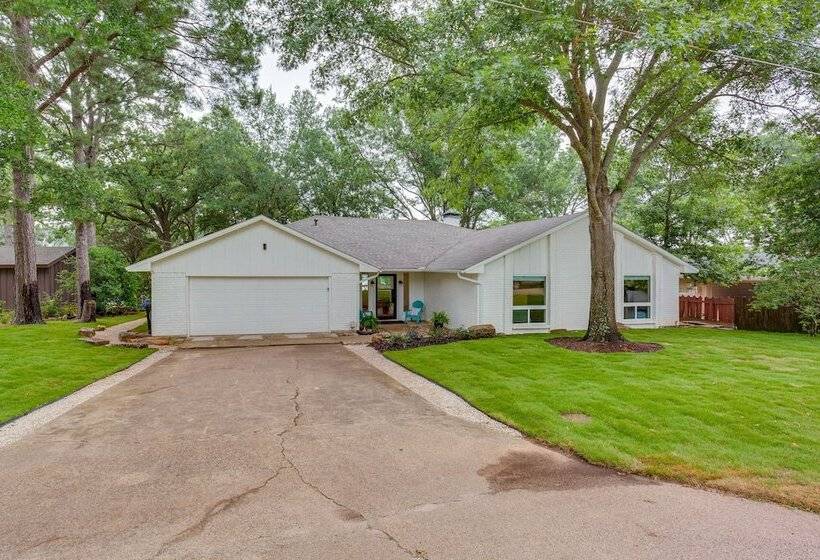 Private Dock: Lakefront Enchanted Oaks Retreat