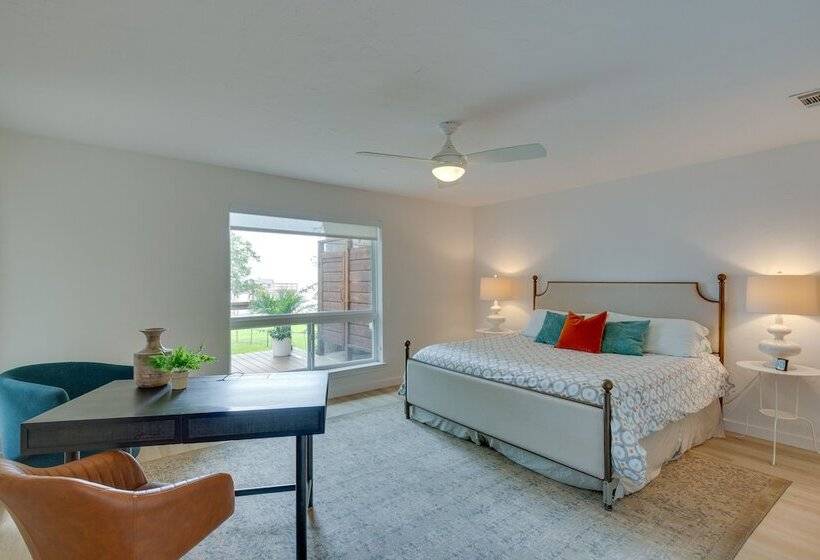 Private Dock: Lakefront Enchanted Oaks Retreat