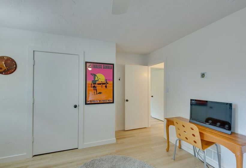 Private Dock: Lakefront Enchanted Oaks Retreat