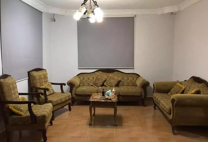 پانسیون Asser House