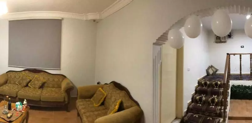 پانسیون Asser House