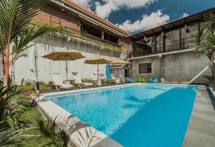 פנסיון Big Brother Berawa Beach