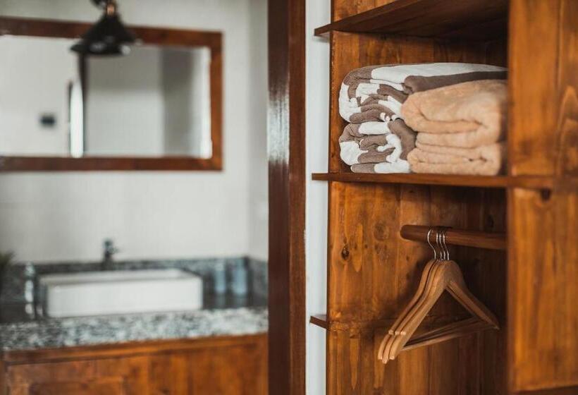 פנסיון Big Brother Berawa Beach