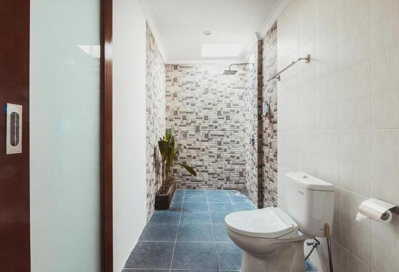 פנסיון Big Brother Berawa Beach