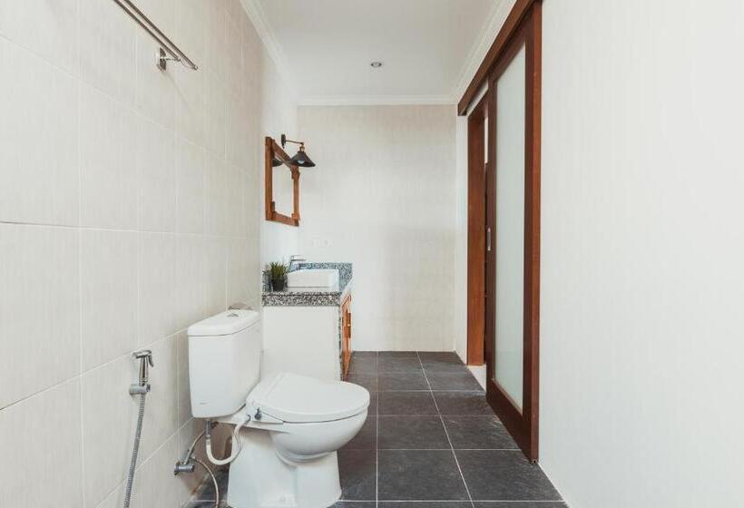 פנסיון Big Brother Berawa Beach