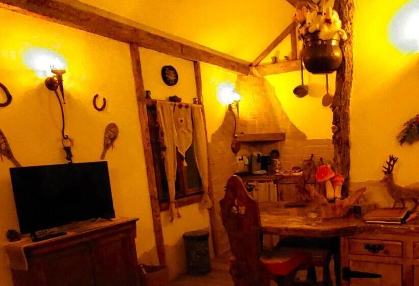 ベッドアンドブレックファースト La Chaumière De La Forêt Enchantée, Week End Insolite, Avec Jacuzzi Privatif Dans Espace Bien Etre