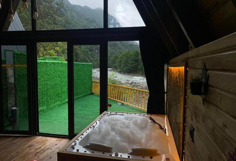 مبيت وإفطار Ri̇ver Si̇de Bungalov